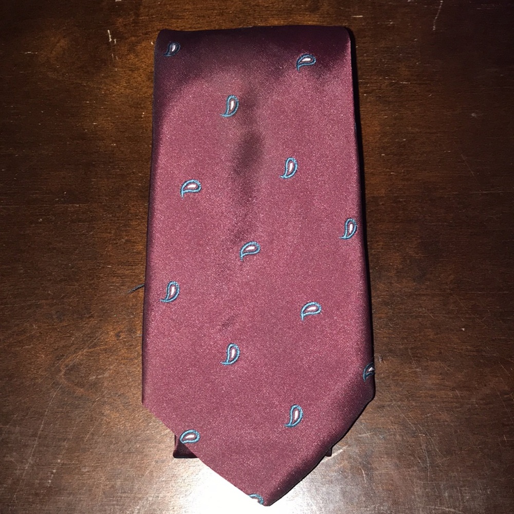 John Henry Men’s Burgundy Tie with Aqua Teardrops Raindrops Pattern